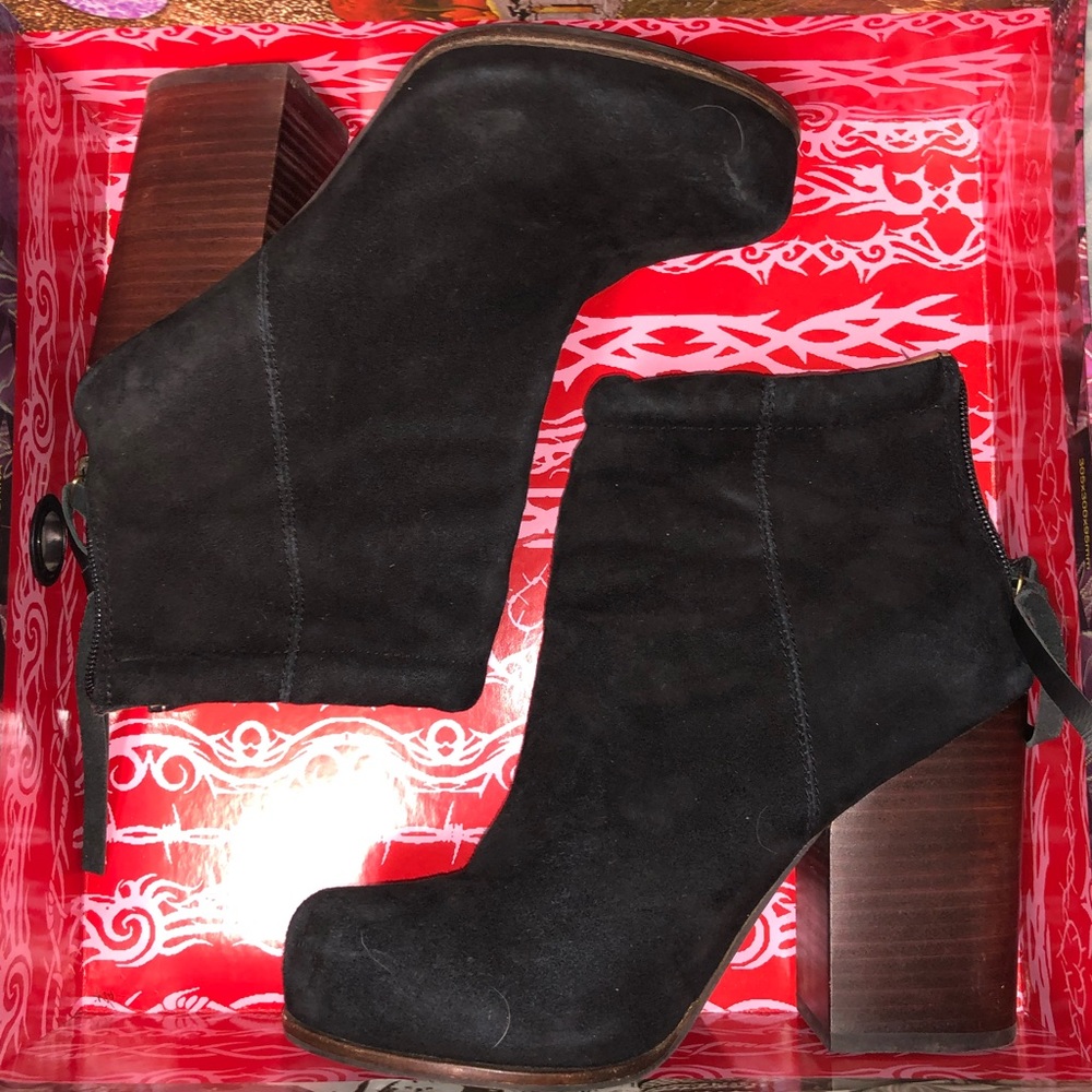 Jeffrey Campbell Black Suede Rumble Booties Size 7